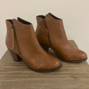 NWOT Sole Society Leather Bootie